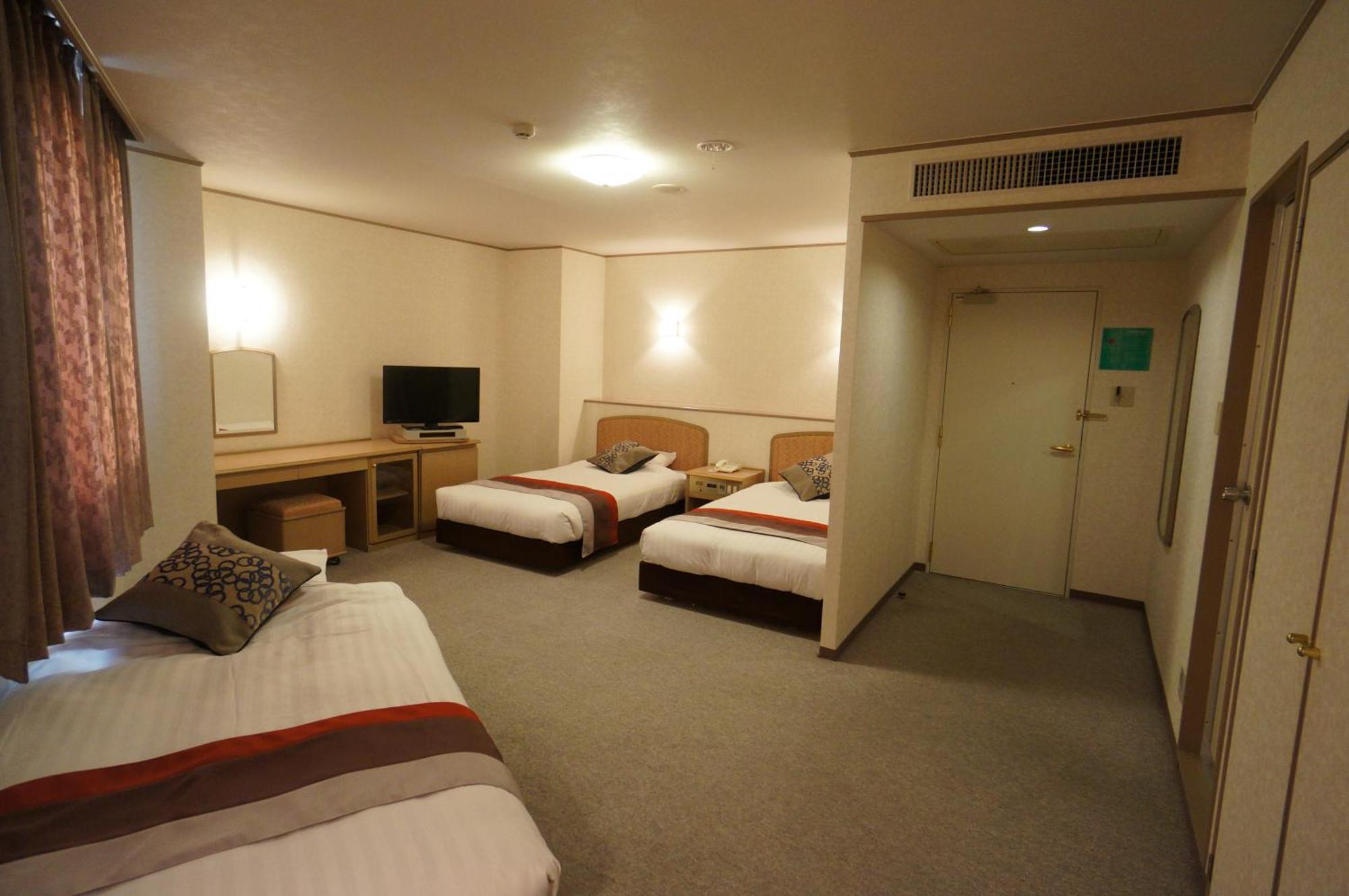 Hotel Areaone Hiroshima Wing Хіґасі-Хіросіма Екстер'єр фото