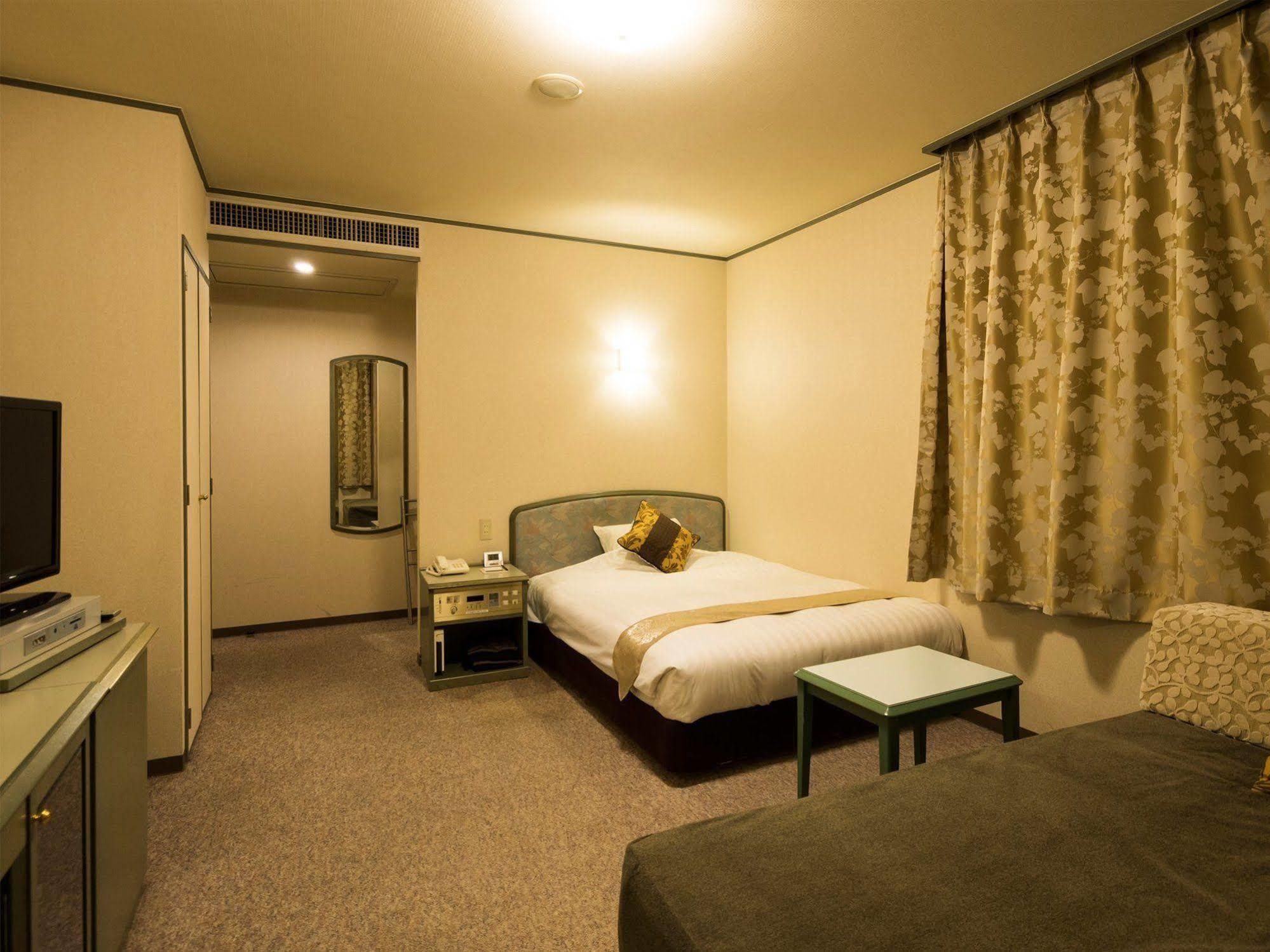 Hotel Areaone Hiroshima Wing Хіґасі-Хіросіма Екстер'єр фото