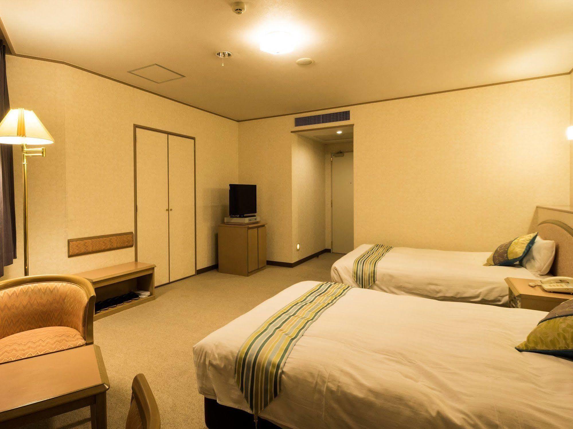 Hotel Areaone Hiroshima Wing Хіґасі-Хіросіма Екстер'єр фото