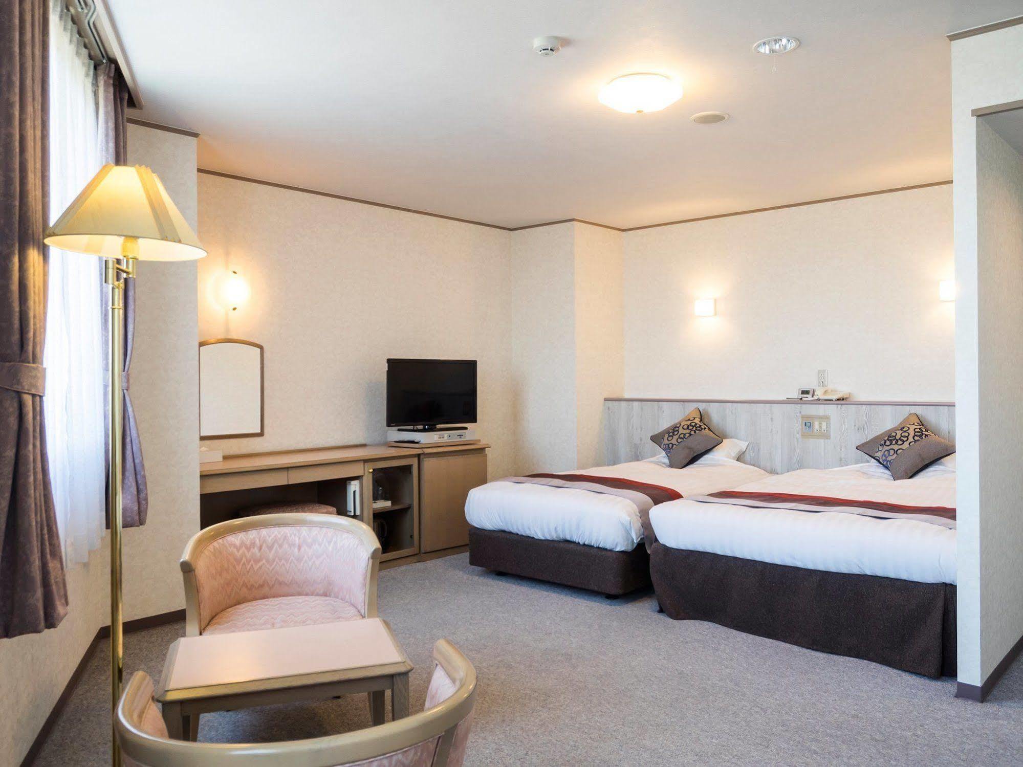 Hotel Areaone Hiroshima Wing Хіґасі-Хіросіма Екстер'єр фото